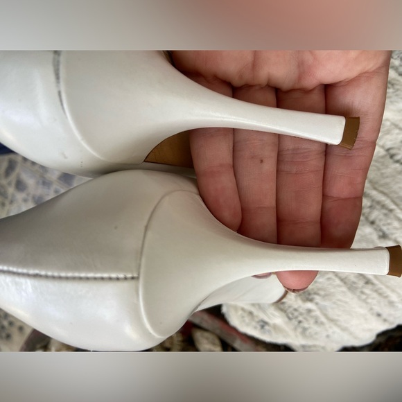 Kate Spade Made in Italy Bow Tip Pump - Picture 9 of 12